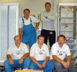 [Stoje (s lijeva): Tomo Vrbek i Vojislav Vuksan; Sjede (s lijeva): Miroslav Zbukvi, Franjo Komljenovi i Boidar Gazivoda] 