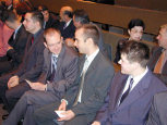 [Prvu nagradu Ericssona Nikole Tesle ove godine osvojili su Dubravko Vončina i Vedran Vyroubal te Dalibor Hrg (sjede s lijeva na desno).]