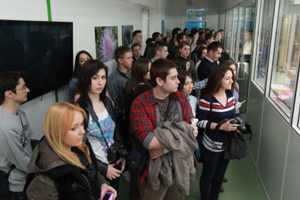 Students visited the test laboratory 