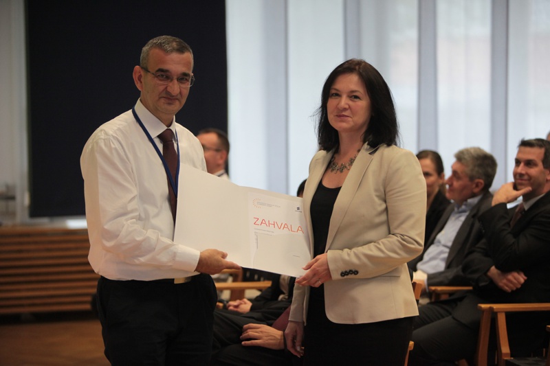 Zahvala ETF Osijek / Award for successful collaboration to ETF Osijek