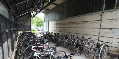 Jedno od natkrivenih parkiralište za biciklistički vozni park djelatnika Ericssona Nikole Tesle